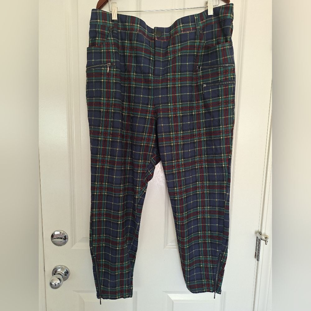 Torrid multicolor plaid trousers size 22‎